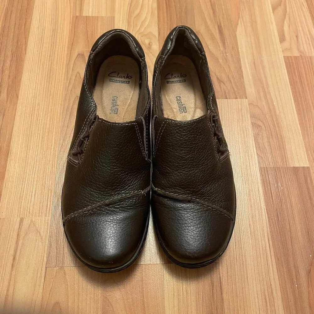 CLARKS Collection Women's Size 9 Brown Leather Slip On Cushion Comfort Office - Picture 5 of 11